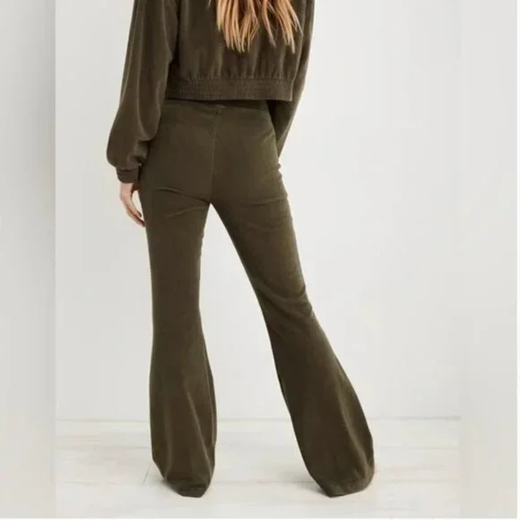 NEW Aerie Olive Green Groove On Velour Rib Flared High Rise Pants Women's Large - Picture 2 of 6
